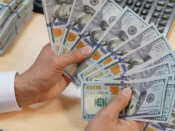 Giá USD ngân hàng vượt 23.600 đồng