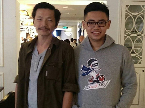 Bố Sơn 'Về nhà đi con' thở phào nhẹ nhõm vì con trai đã về tới Việt Nam