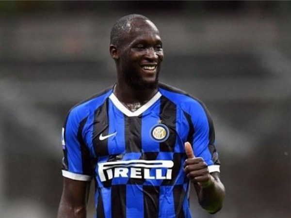 Tránh dịch không biết làm gì, Lukaku tranh thủ học bằng HLV