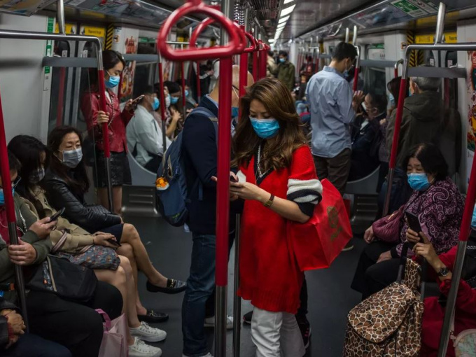 Hồng Kông: Du học sinh 13 tuổi trốn cách ly đi ăn nhà hàng