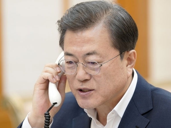 Trump đề nghị tổng thống Hàn Quốc hỗ trợ thiết bị y tế chống dịch
