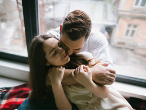 Vợ chồng Hà Nội hâm nóng tình cảm mùa dịch
