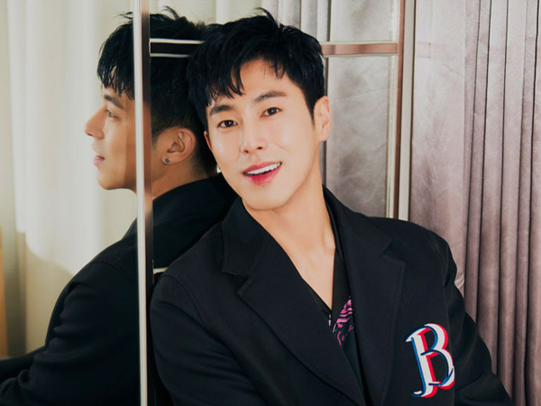 Nam idol lão làng đăng ký thành công bản quyền chiếc khẩu trang kiểu mới tiện lợi cho việc ăn uống và nói chuyện giữa mùa dịch Covid-19