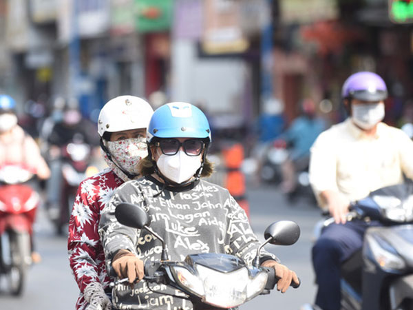 TP.HCM: Phạt 300.000 đồng nếu ra đường không đeo khẩu trang, đã áp dụng ngay từ hôm nay