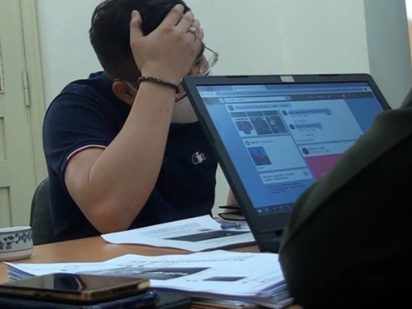 Triệu tập 'hot' Facebooker đăng hơn 200 bài sai sự thật liên quan Covid-19