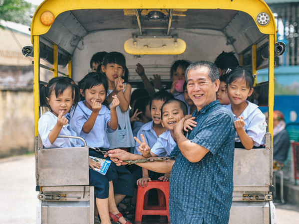 Dồn hết tài sản hơn 100 tỷ đồng nuôi trẻ mồ côi, cựu chiến binh bị vợ nghi ngờ có con riêng