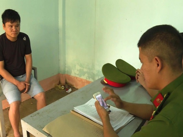 Giả gái trên zalo, tống tiền một loạt bạn chat bằng ảnh nóng