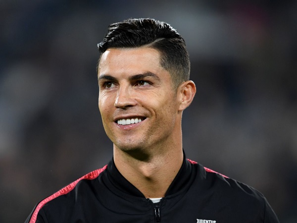 Ronaldo đồng ý giảm gần 4 triệu Euro tiền lương