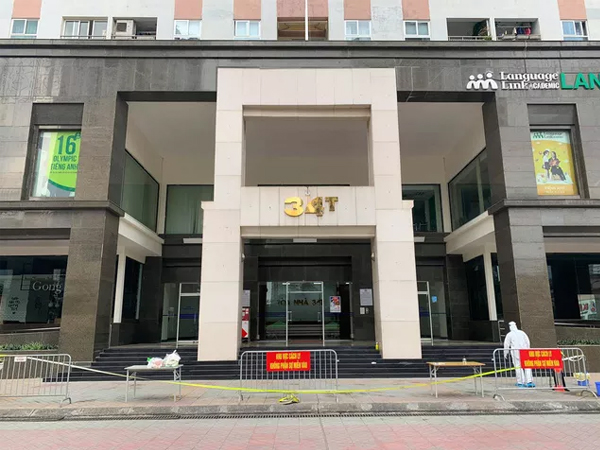 Lịch trình di chuyển của nữ nhà báo đầu tiên mắc COVID-19