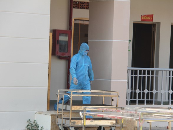 TP.HCM: 4 ca nhiễm Covid-19 chờ công bố, 93 khách dự đám tang ở Bình Chánh chờ kết quả xét nghiệm
