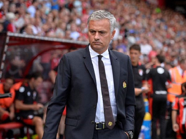 Mourinho lựa chọn 11 học trò xuất sắc nhất: Không có cầu thủ nào của MU