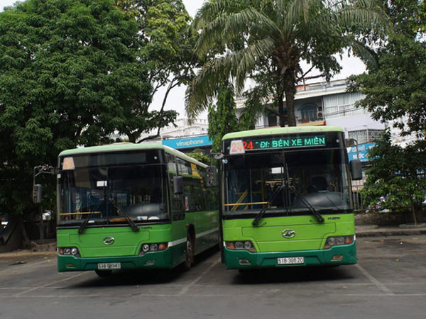 TP.HCM dừng xe buýt từ 0h ngày 1/4 để phòng chống dịch Covid-19
