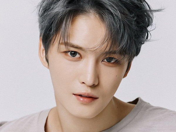 Jaejoong (JYJ) nhận cơn mưa gạch đá vì viết tâm thư xác nhận bị nhiễm Covid-19, lúc sau sửa lại và thừa nhận đây là trò đùa Cá tháng Tư