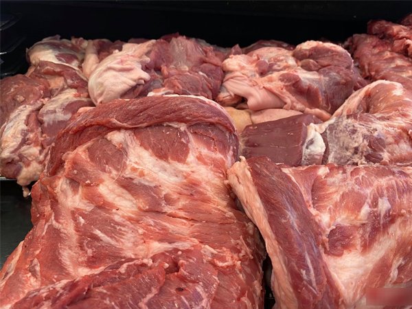 Doanh nghiệp cam kết giá heo hơi 70.000 đồng/kg, người tiêu dùng vẫn mua giá “trên trời”