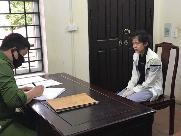 Tiết lộ thông tin bất ngờ gây phẫn nộ về bà mẹ trẻ sát hại con 3 tuổi rồi tử tự ở phòng bạn trai
