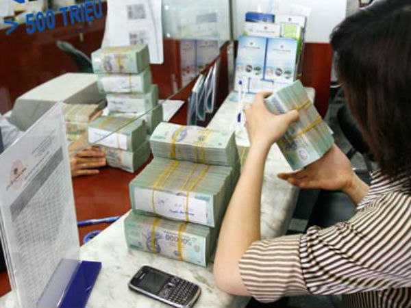 Người vay trả góp ngân hàng 'méo mặt' vì Covid-19