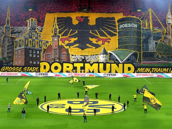 Dortmund biến 'pháo đài' Signal Iduna Park thành điểm tiếp tế chống dịch COVID-19