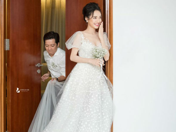 Hé lộ thêm hình ảnh hiếm trong lễ đính hôn bí mật cho thấy Trường Giang yêu chiều Nhã Phương đến cỡ nào