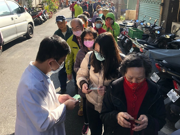 Vì sao Đài Loan không thiếu khẩu trang