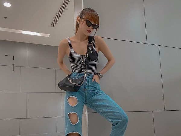Tiên Nguyễn, Minh Hằng cùng loạt sao Việt mê mẩn túi xách Prada 1.220 USD