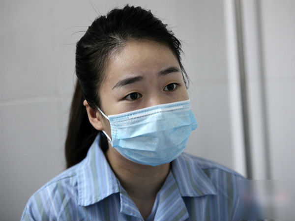 Nữ tiếp viên dương tính nCoV sau 8 ngày âm tính: 'Mỗi lần ho ruột gan như bị lôi ra ngoài'