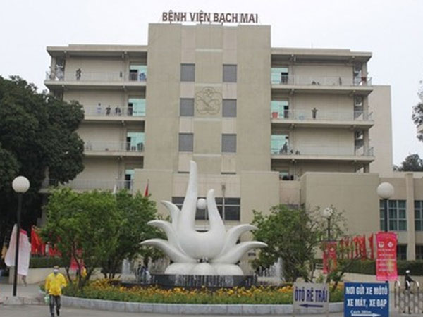 Bệnh viện Bạch Mai chính thức gỡ bỏ lệnh phong tỏa: Hàng chục bác sĩ bật khóc lúc 0h đêm