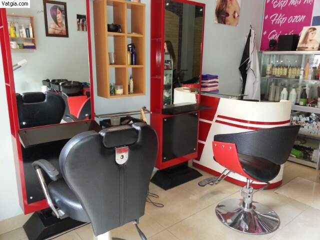 Gội đầu cho khách trong ngày cách ly, tiệm làm tóc bị phạt 6,5 triệu đồng
