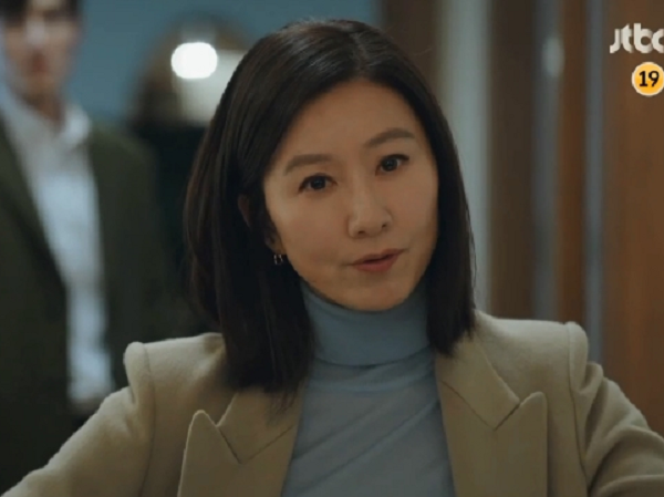 'Thế giới hôn nhân': Đưa chồng đến tận nhà nhân tình, Kim Hee Ae 'vỗ mặt' tiểu tam vì quá hỗn xược