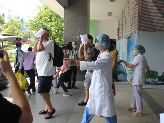 Bệnh nhân 22 người Anh dương tính sau khi đã xuất viện: Khó có khả năng lây bệnh cho người khác