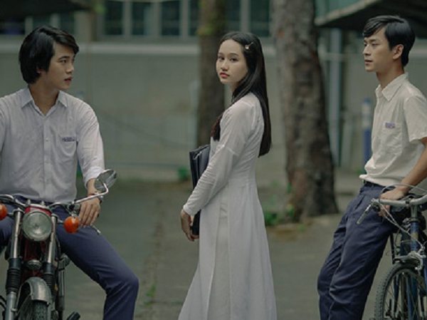 Lộ clip hậu trường Hà Lan gặp tai nạn thót tim ở Mắt Biếc, fan ngậm ngùi: 'Hóa ra đây là lý do không chọn thầy Ngạn'