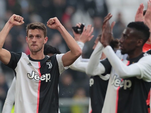 Bộ đôi của Juventus, Matuidi và Rugani đã 'đánh bại' virus corona