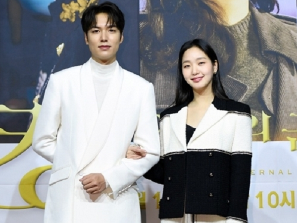 Quân Vương Bất Tử của Lee Min Ho họp báo online vì Covid-19