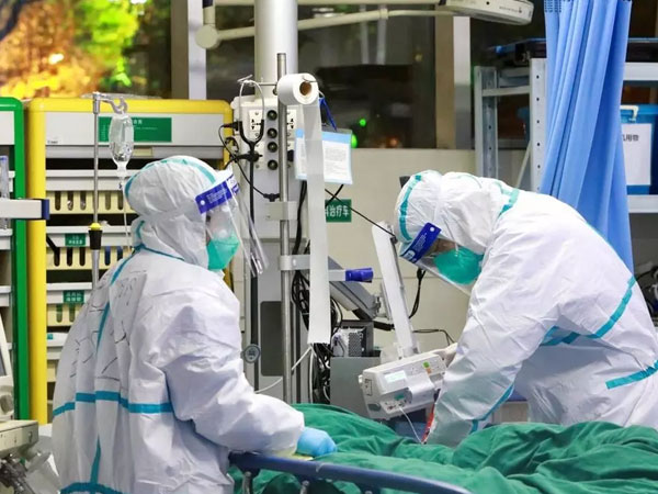 Phi công người Anh một phần đã âm tính trở lại với SARS-COV-2, có dấu hiệu nhận biết xung quanh