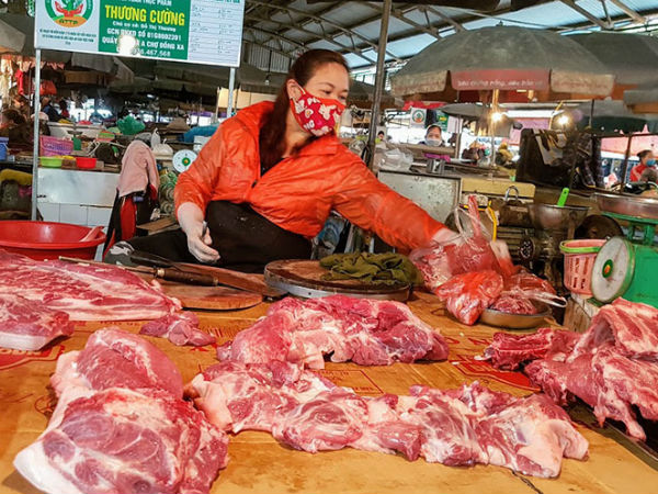 Gần 300 ngàn/kg thịt lợn, làm sao có thể chặn đà tăng giá