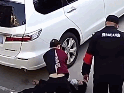 Video: Nữ bác sĩ phản ứng cực nhanh, cứu người đàn ông thoát chết sau cơn động kinh
