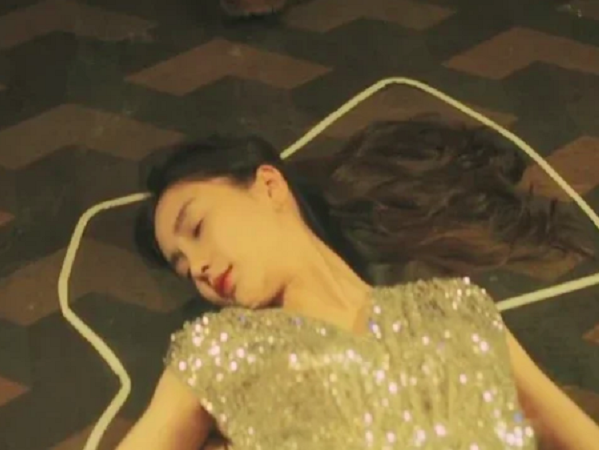 Sau vụ hớ hênh trên truyền hình, Angelababy bị chê vô dụng, netizen còn đào bới chuyện ê chề này