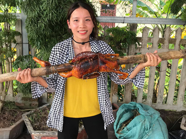 'Con dâu' bà Tân vlog chính thức lên tiếng: "Mình và Hưng đã chia tay rồi nhé, mong các bạn đừng nhắc chuyện buồn này nha!"