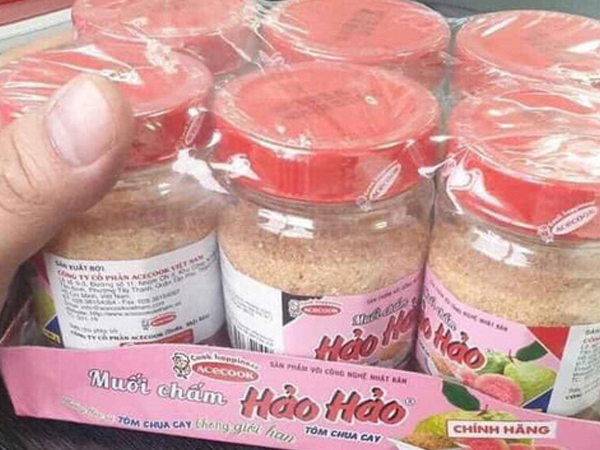 Muối chấm 'quốc dân' Hảo Hảo chua cay chính thức ra mắt thị trường giữa mùa dịch, chỉ mới bán ở Hà Nội