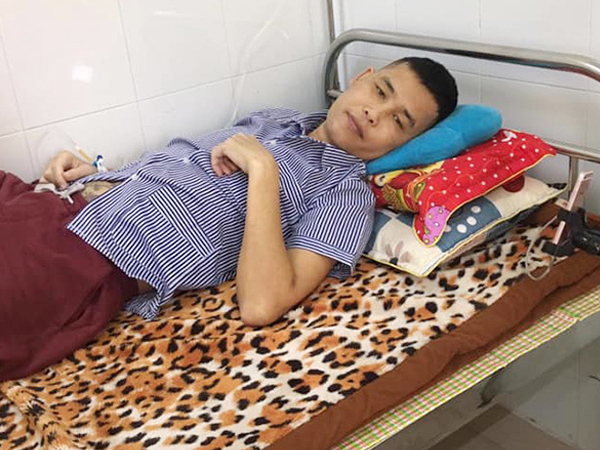 Hiệp Gà bất ngờ nằm viện vì suy nhược cơ thể