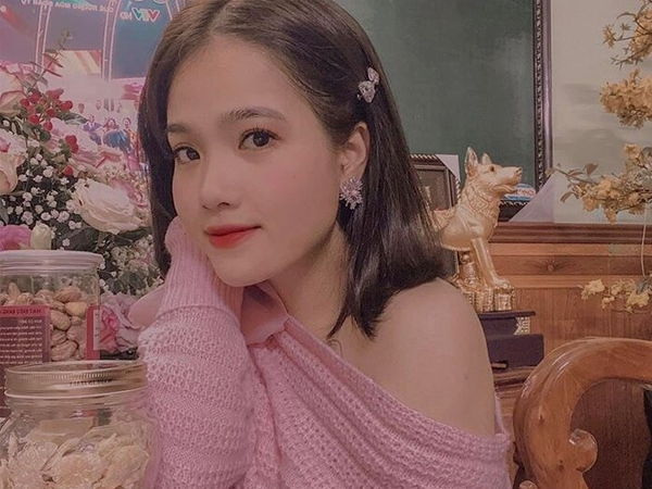 Cô chủ tiệm nail Huyền My lên mạng chia sẻ bí quyết học tiếng Anh với fan nhưng lại gây cười vì mắc lỗi sai cơ bản