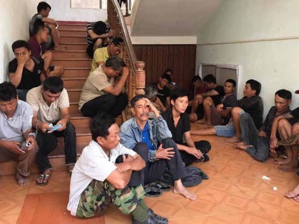 Đột kích trường gà trên đỉnh đèo, bắt giữ 49 đối tượng