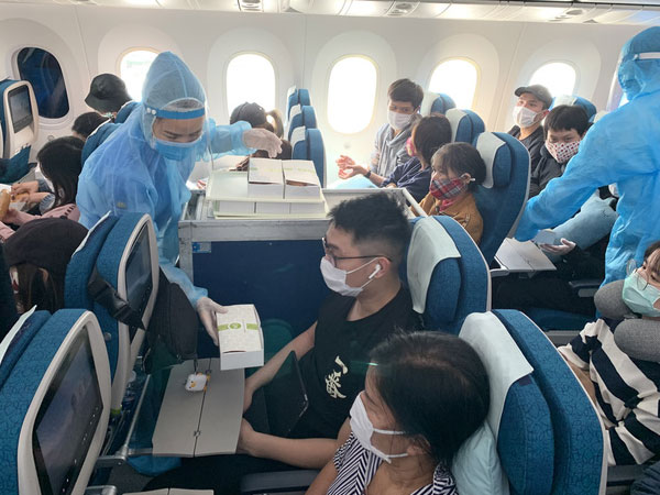Đưa 300 công dân Việt Nam từ Nhật Bản về nước