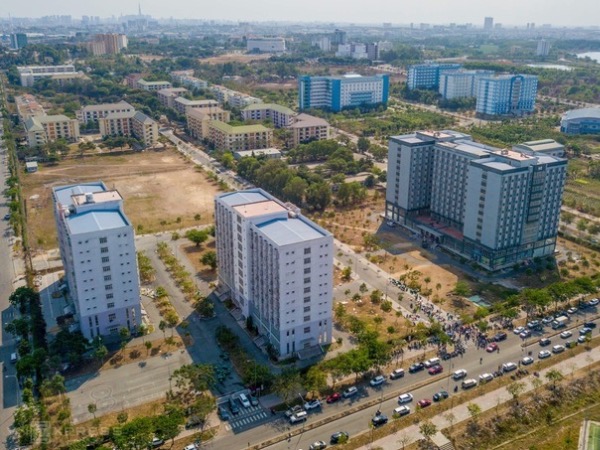 TP HCM lên phương án đón hàng nghìn người từ nước ngoài về