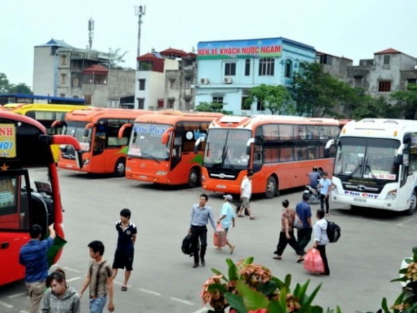 Chuyến bay nội địa, xe khách, tàu hỏa hoạt động ra sao sau khi dừng cách ly xã hội?
