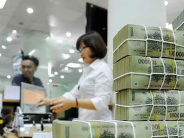 Lãi suất liên ngân hàng giảm cực mạnh
