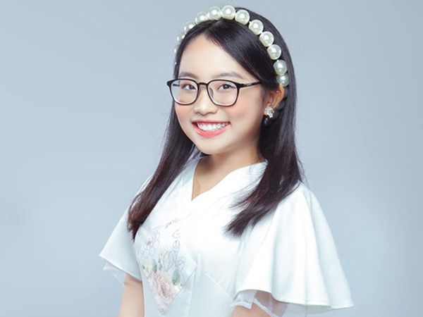 Phương Mỹ Chi chính thức lên tiếng về hành động trét bánh kem lên mặt mẹ gây tranh cãi nảy lửa