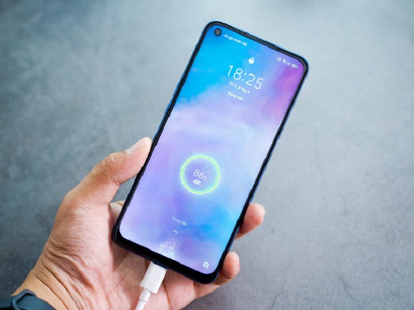 Tại sao các smartphone tầm trung 2020 phải được trang bị sạc nhanh