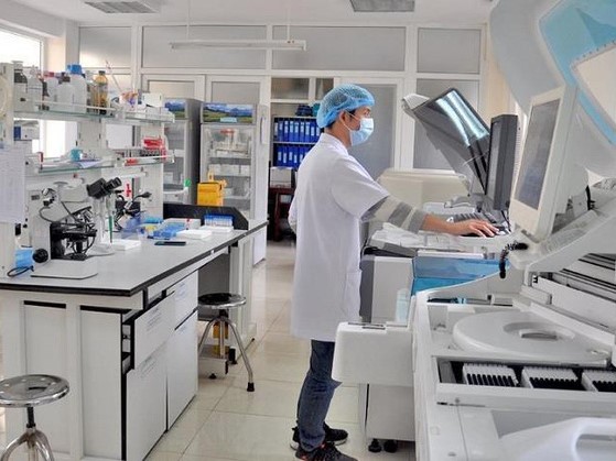 Bộ Y tế yêu cầu tất cả các tỉnh báo cáo vụ mua máy xét nghiệm Covid-19