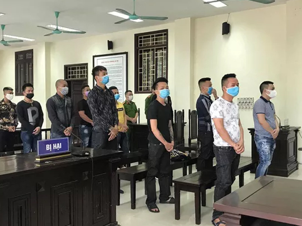 Tạm hoãn tòa xử con nuôi Đường 'Nhuệ' và đồng bọn đánh gãy chân nam thanh niên