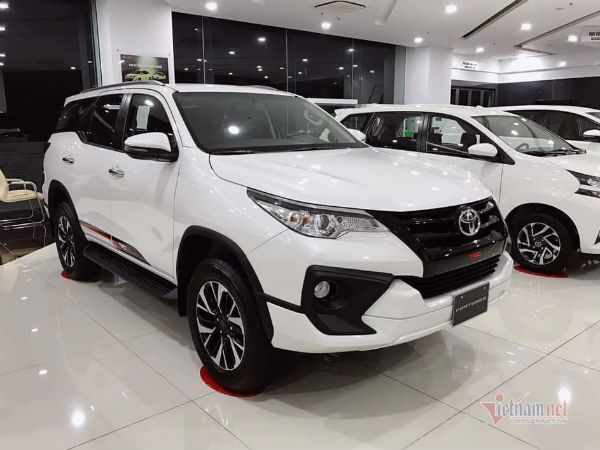 Xe vừa lăn bánh đã 'rớt giá' trăm triệu, khách Việt xót ruột